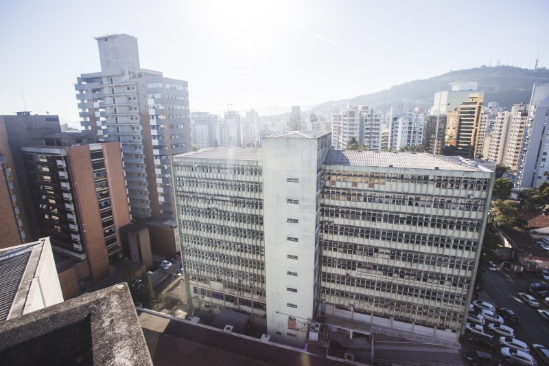 M&eacute;dico &eacute; preso em flagrante suspeito de abuso sexual contra paciente em Florian&oacute;polis – Foto: Daniel Queiroz/Arquivo/ND