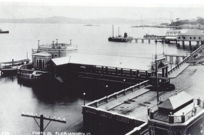 Trapiche do Miramar foi demolido para a constru&ccedil;&atilde;o do aterro da Ba&iacute;a Sul – Foto: Casa da Mem&oacute;ria/ND