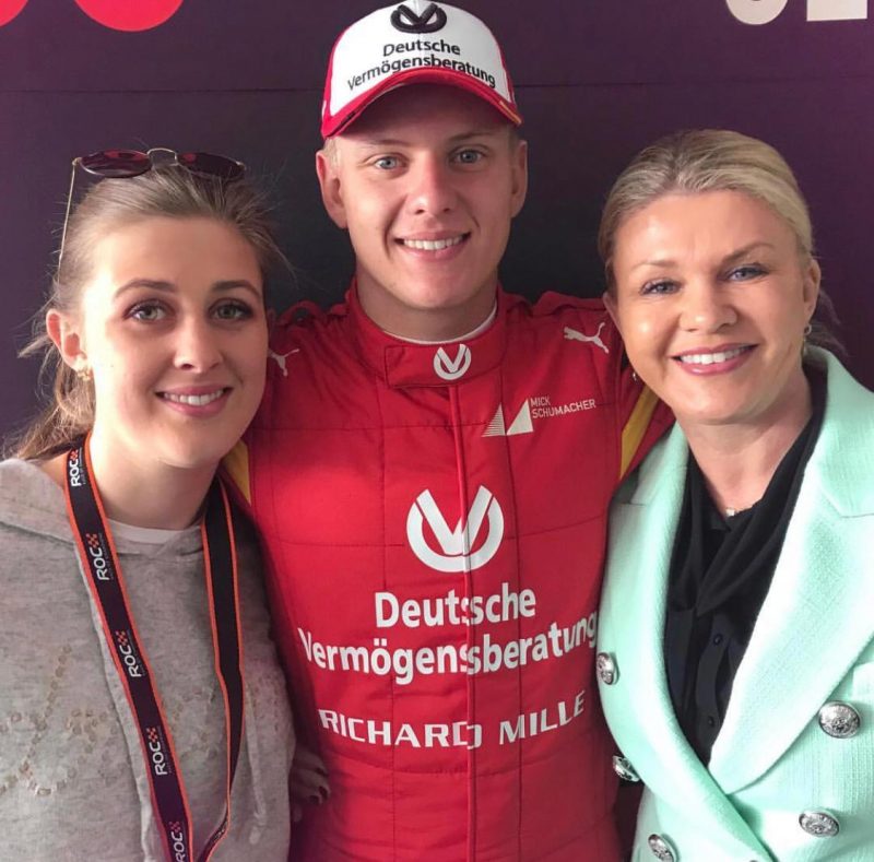 Atualmente, al&eacute;m do tratamento de Michael, Corinna se dedica a acompanhar a carreira do filho Mick e da filha Gina-Maria – Foto: Reprodu&ccedil;&atilde;o/Instagram/ND