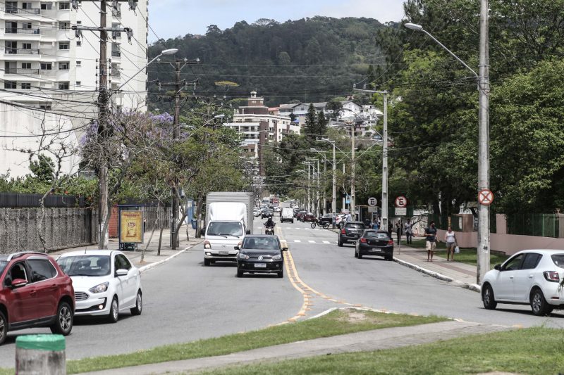 Avenida Madre Benvenuta. &Agrave; esquerda, est&aacute; localizado o Convento das Irm&atilde;s da Divina Provid&ecirc;ncia – Foto: Anderson Coelho/ND