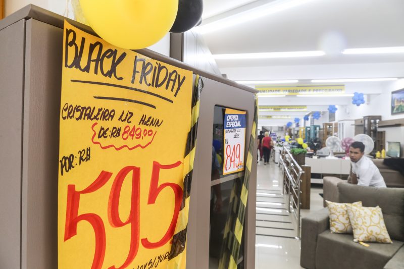 Black Friday: comprador tem direito de receber de volta tudo o que foi pago na transação desfeita, inclusive o frete