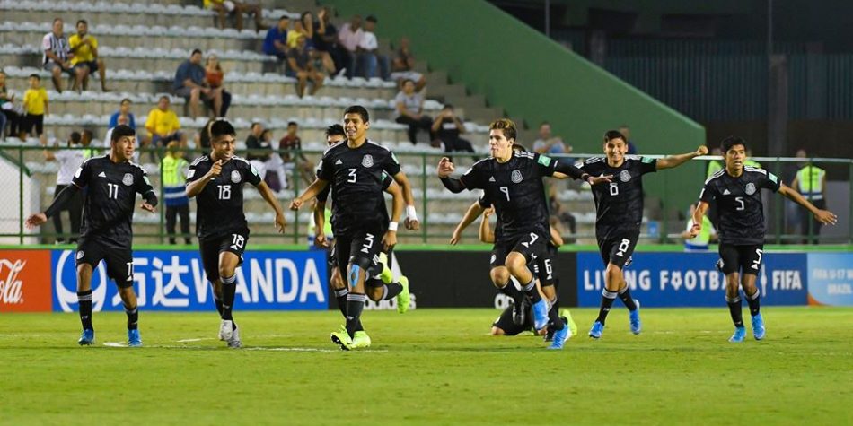 Com gols no fim, Brasil bate o México e conquista Copa do Mundo Sub-17