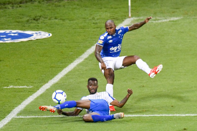 Sassá, em atuação pelo Cruzeiro, em jogo contra o Avaí na Série A 2019 &#8211; Foto: Estadão Conteúdo/ND