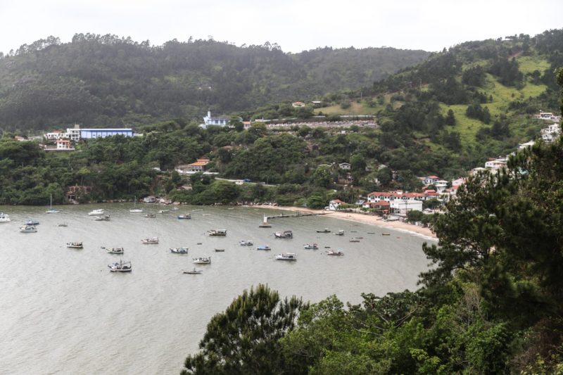 Governador Celso Ramos tem mar, verde e montanhas – Foto: Anderson Coelho/ND