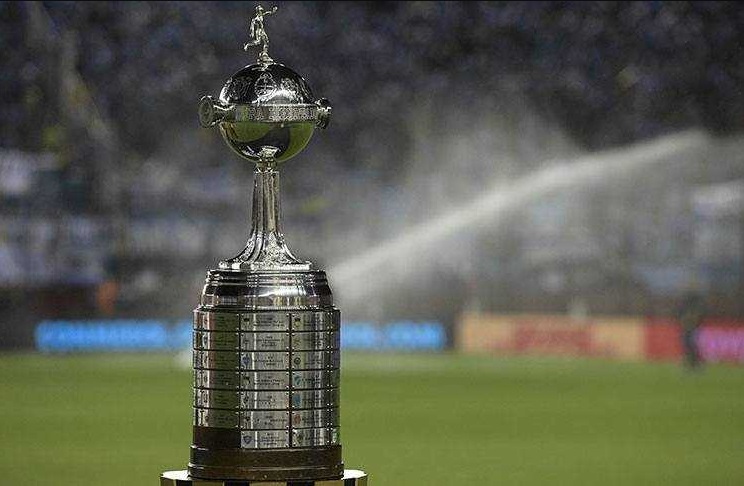 Quiz de perguntas e respostas (O tema é Libertadores)  Mostre todo o seu  conhecimento em Copa Libertadores respondendo as perguntas em 25s. E  desafie seus amigos. 👍 Deixe o Like 📢