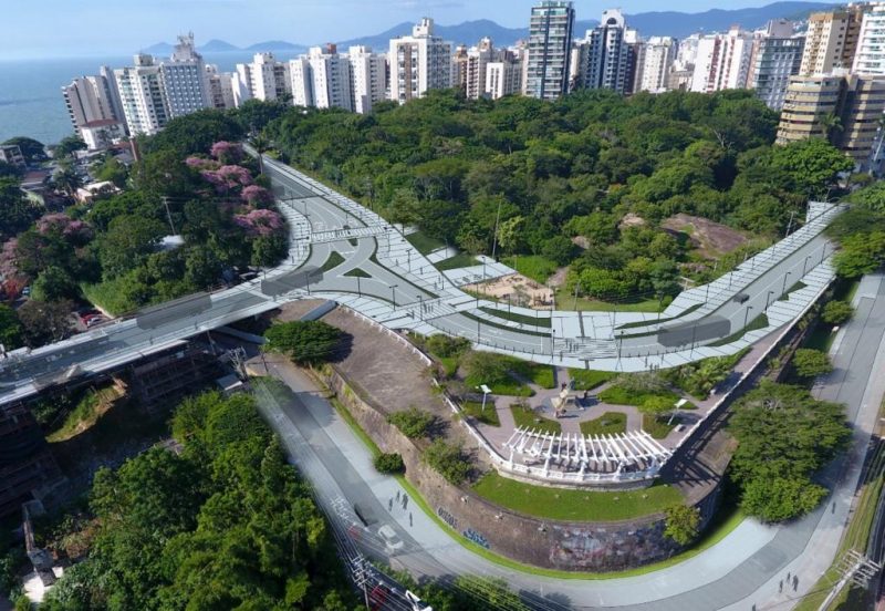 O novo desenho, com os entornos e boulevard, na cabeceira insular da ponte – Foto: Divulgação/ND