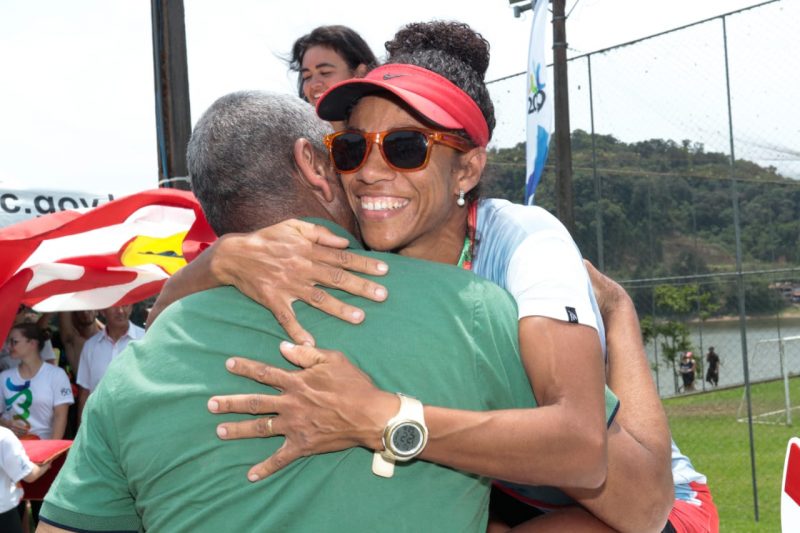 Para Adriana, hist&oacute;ria do pai &eacute; fundamental para entender a sua. Enfrentando o racismo presente no remo, ele abriu portas para que toda uma gera&ccedil;&atilde;o pudesse praticar o esporte – Foto: Arquivo Pessoal/Divulga&ccedil;&atilde;o/ND