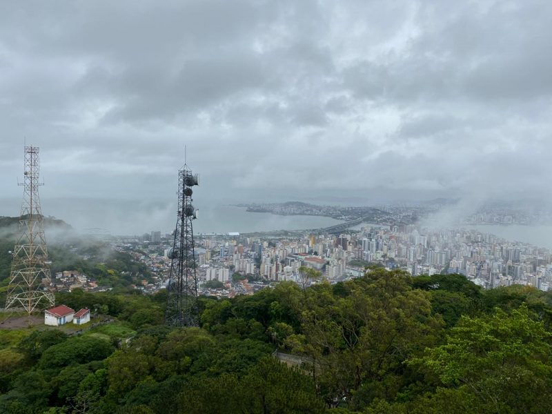 Chuva vem mais forte no período da tarde