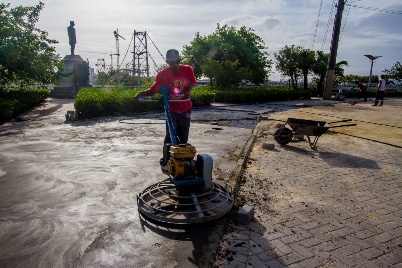 Na reta final dos trabalhos na cabeceira insular da ponte Hercílio Luz – Foto: Foto Flavio Tin/ND