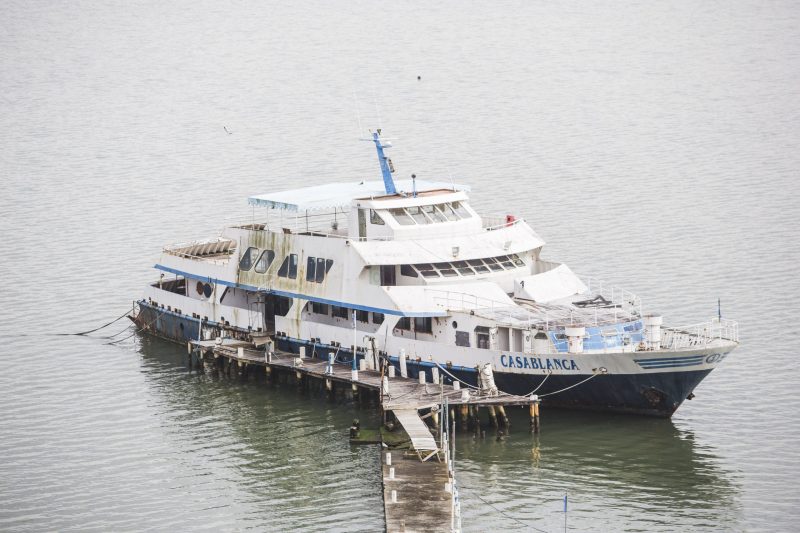 Nos &uacute;ltimos anos, situa&ccedil;&atilde;o de abandono do iate era aparente – Foto: Daniel Queiroz/ND