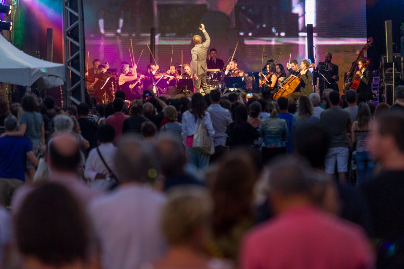 Pra&ccedil;a lotada para assistir &agrave; Camerata Florian&oacute;polis – Foto: Flavio Tin/ND