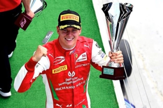 Mick Schumacher vence a temporada na Fórmula 2 – Foto: Reprodução/Instagram Mick Schumacher