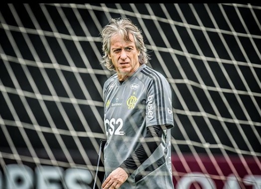 Jorge Jesus, ex-técnico do Flamengo, comanda agora o Benfica. Ele costuma soltar frases polêmicas – Foto: Alexandre Vidal/Flamengo/Divulgação