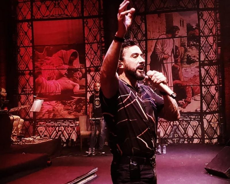 Padre Fábio de Melo durante o show “O Amor me elegeu”, em São Benedito (CE) – Foto: Divulgação/Facebook