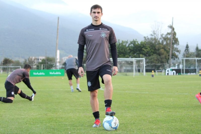 Gustavo Poffo, meia revelado no Figueirense, que trocou de lado em Florianópolis &#8211; Foto: FFC/divulgação