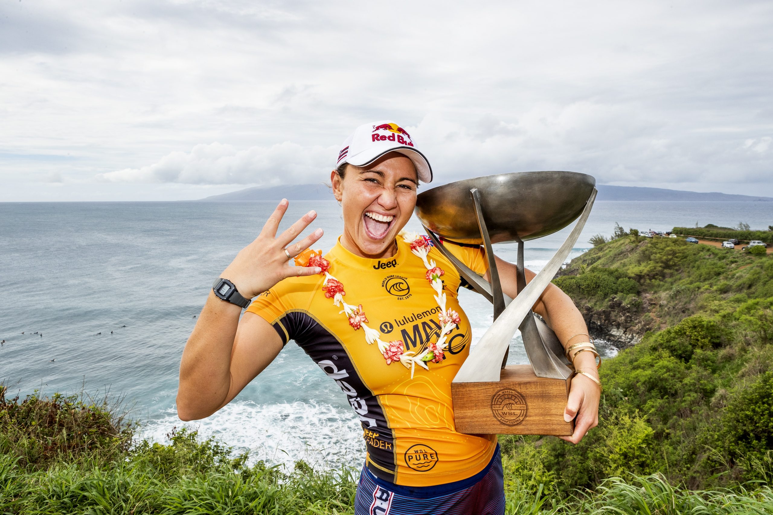 Havaiana Carissa Moore é tetracampeã mundial de surfe profissional