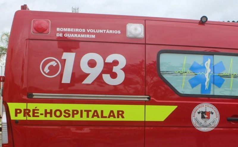 Ciclista foi atropelado na BR-280 – Foto: Bombeiros Voluntários de Guaramirim/