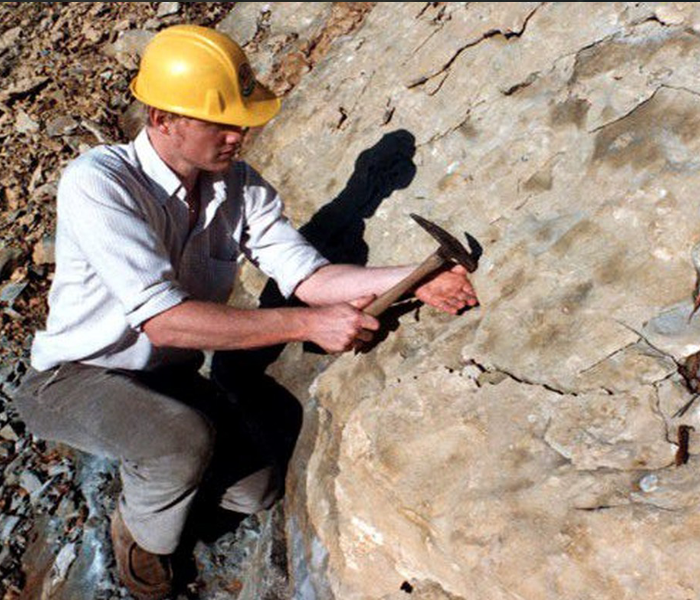 GEÓLOGO – Foto: PORTAL DA MINERACAO