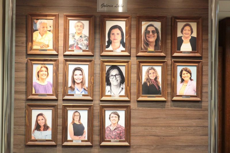 A Galeria Lil&aacute;s homenageia as 13 mulheres vereadoras de Florian&oacute;polis – Foto: &Eacute;dio H&eacute;lio Ramos/Divulga&ccedil;&atilde;o/ND