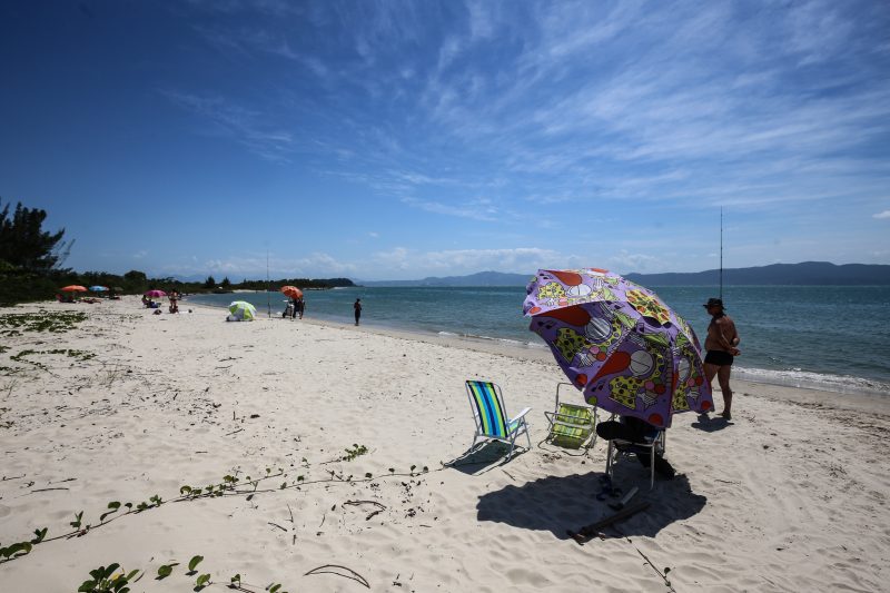 A praia possui uma extens&atilde;o de 3,5 km&nbsp; e fica a aproximadamente 26 km da regi&atilde;o central de Florian&oacute;polis. – Foto: Anderson Coelho/Arquivo/ND