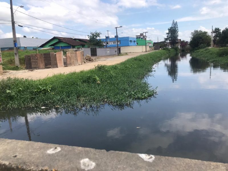 Um dos rios que cortam o bairro Fátima, na Zona Sul – Foto: Luana Amorim/ND