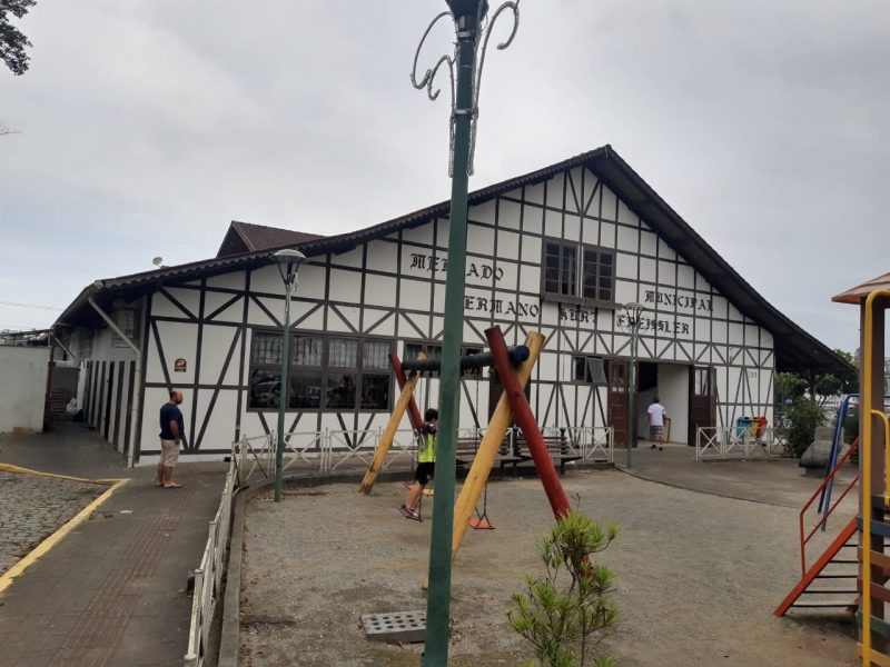 Mercado Público Municipal é bom destino para comprar produtos e apreciar o local – Foto: Juliano Masselai/NDTV