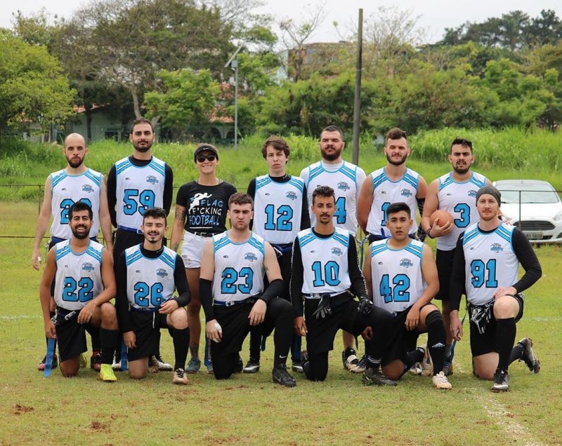 Conheça o flag, modalidade derivada do futebol americano e praticada em  Florianópolis