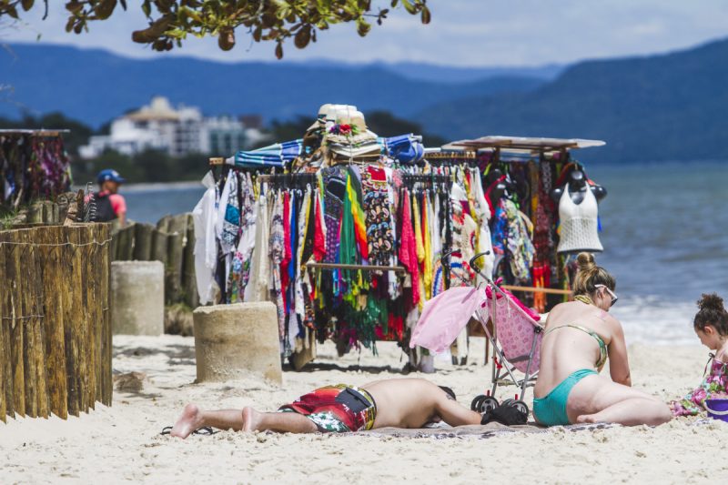 Vendedores ambulantes poderão atuar no verão de Florianópolis somente escolhidos por sorteio- Foto: ambulantes Daniel Queiroz