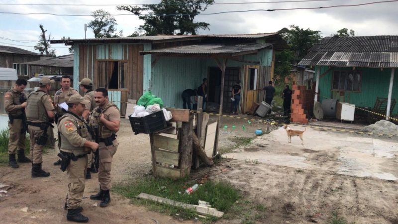 Pelo menos dois suspeitos teriam sido os respons&aacute;veis pela execu&ccedil;&atilde;o – Foto: Ricardo Alves/NDTV