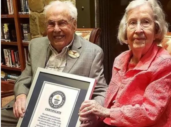 John e Charlotte Henderson casaram em dezembro de 1939 – Foto: Reprodu&ccedil;&atilde;o/ND