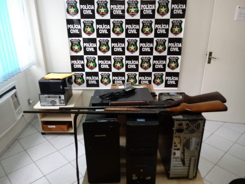 Servidor foi preso em flagrante por posse irregular de arma de fogo – Foto: Pol&iacute;cia Civil