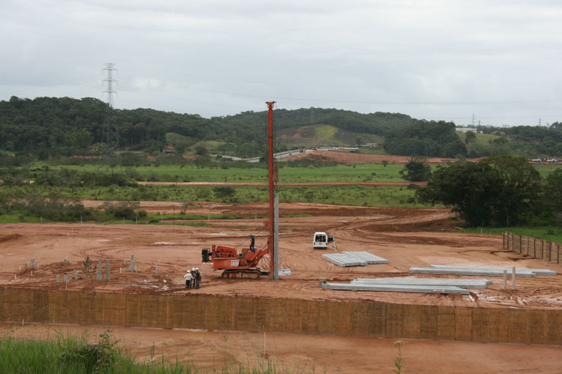 Obras iniciaram em 2012 e ainda não ficaram prontas &#8211; Foto: UFSC/Divulgação