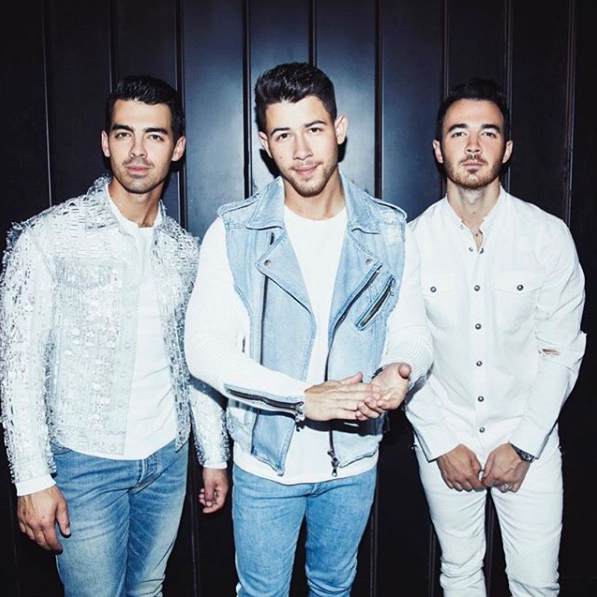 Jonas BrothersA turnê de retorno dos irmãos Jonas deve chegar ao Brasil em novembro de 2020. A data ainda não foi divulgada. - Reprodução/Instagram