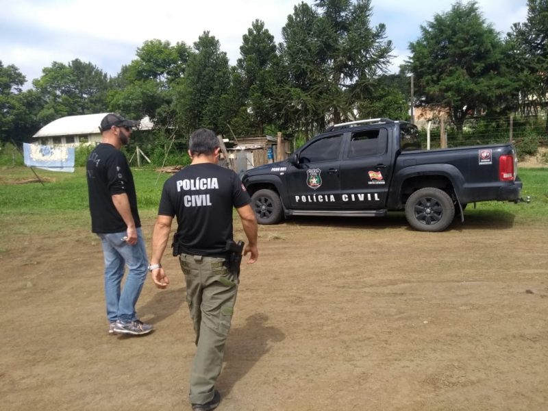 Mandados de busca e apreens&atilde;o foram cumpridos em Mafra e Balne&aacute;rio Barra do Sul – Foto: Pol&iacute;cia Civil