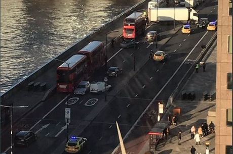 Ataque deixou dois mortos e tr&ecirc;s feridos em Londres – Reprodu&ccedil;&atilde;o/Twitter @ShippersUnbound