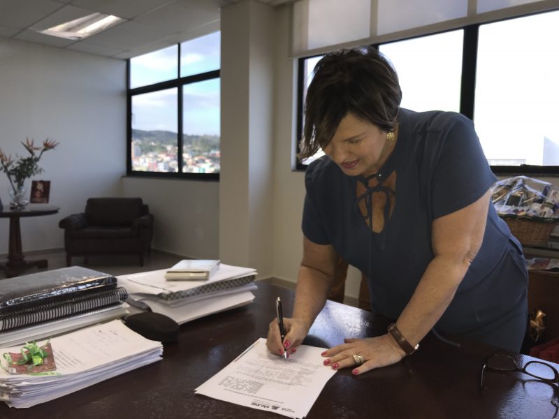 Prefeita Adeliana Dal Ponte proibiu shoppings de São José abrirem aos domingos e impôs multa a quem estiver sem máscara – Foto: Divulgação/ND