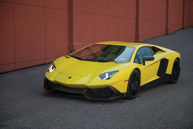 Nicki Minaj - Megatron: a cantora exibe um Lamborghini Aventador no clipe, mas ateia fogo no supercarro em determinado momento. O vídeo completo está aqui: http://bit.ly/30dm530 - Foto: Divulgação - Foto: Divulgação/Garagem 360/ND