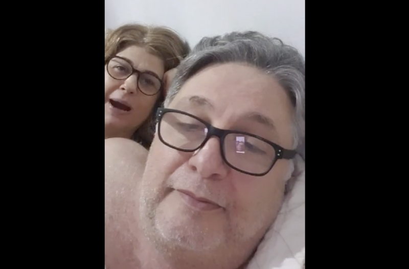 Rosinha, ao fundo, e Anthony Garotinho: comentários sobre intimidades a dois. – Foto: Reprodução Facebook