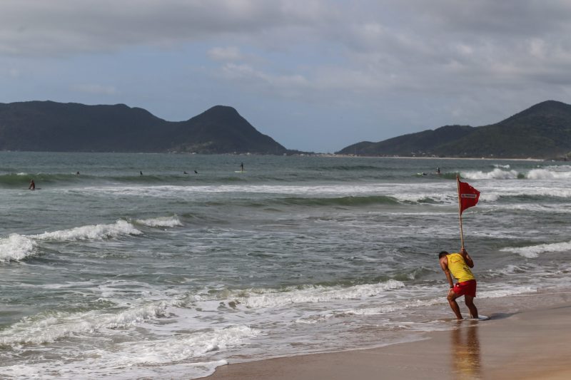 A confirmação mais recente das mortes por afogamento em Santa Catarina foi no trecho da Lomba do Sabão, na Praia do Campeche, em Florianópolis, no dia 12 de janeiro - Foto: Anderson Coelho/ND