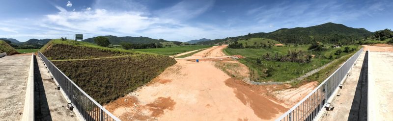 Obra tem o objetivo de desafogar o trânsito na BR-101 – Foto: Anderson Coelho/ND