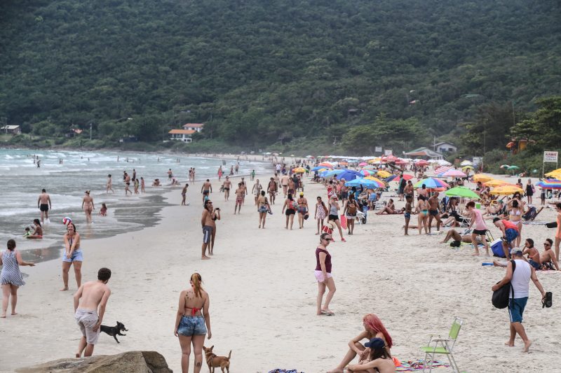 Praia do Matadeiro, no Sul da Ilha, tem o típico charme manezinho – Foto: Anderson Coelho/ND