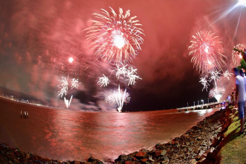 Fogos de artif&iacute;cio na virada do ano em Florian&oacute;polis voltam a ser alvo de vereadora – Foto: Cristiano Andujar/PMF