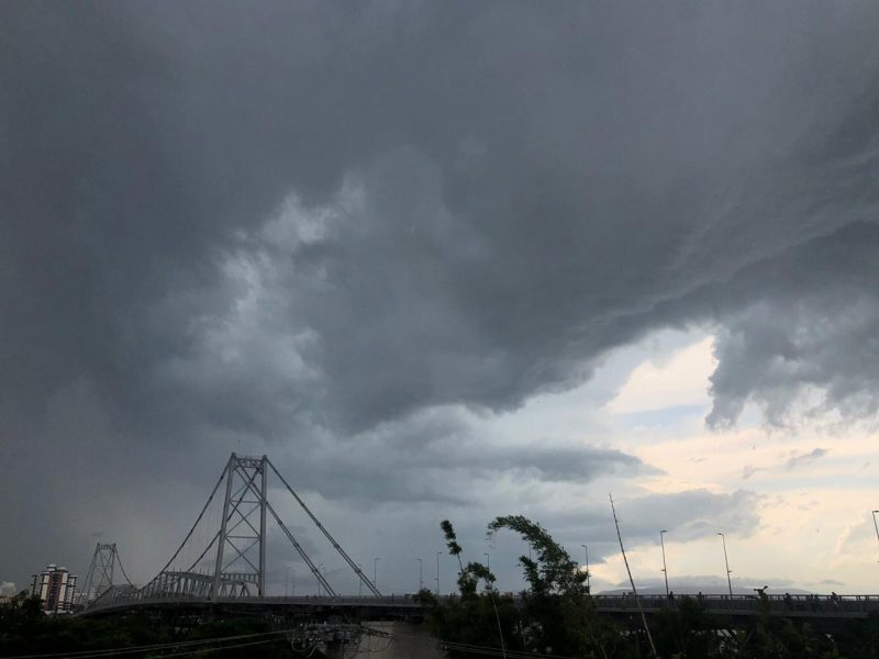 Aumento da nebulosidade e pancadas de chuva pelo Estado nesta quinta (31) – Foto: Fl&aacute;vio Tin/Arquivo / ND