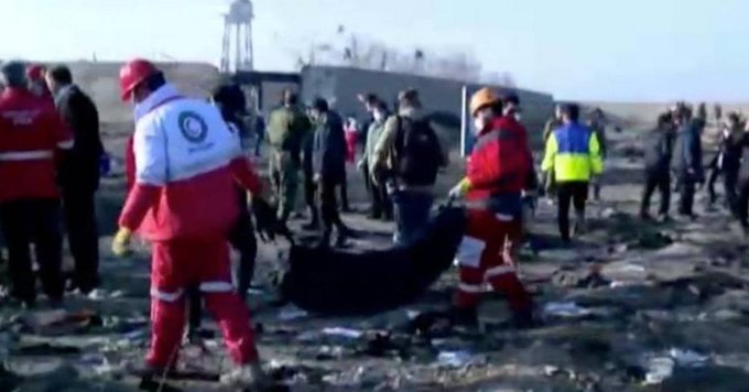 Destro&ccedil;os do avi&atilde;o ucraniano que caiu em Teer&atilde; nesta quarta-feira (8) – Foto: Reprodu&ccedil;&atilde;o/Twitter/ND