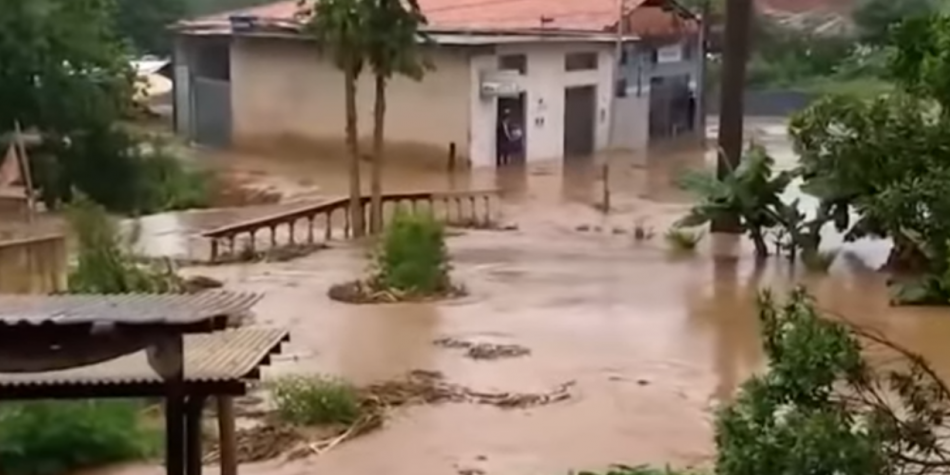Chuvas Em Minas Gerais Deixam 44 Mortos E Milhares De Desabrigados 