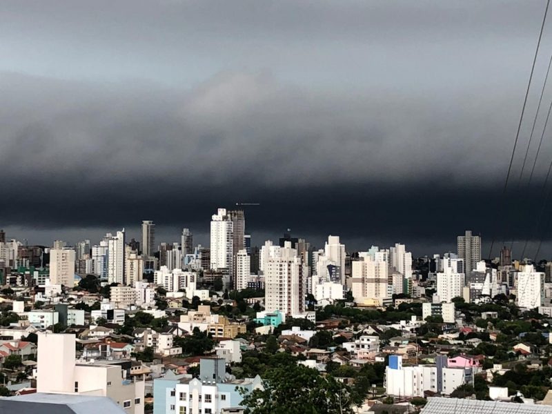 A possibilidade de temporais isolados entre domingo e segunda – Foto: Arquivo/Willian Ricardo/ND