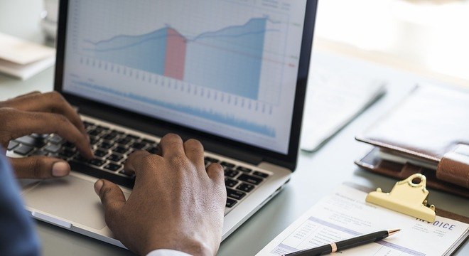 &Aacute;reas como comunica&ccedil;&atilde;o, marketing e rela&ccedil;&otilde;es internacionais est&atilde;o na lista das que mais exigem flu&ecirc;ncia em ingl&ecirc;s – Foto: Reprodu&ccedil;&atilde;o/Pixabay/ND