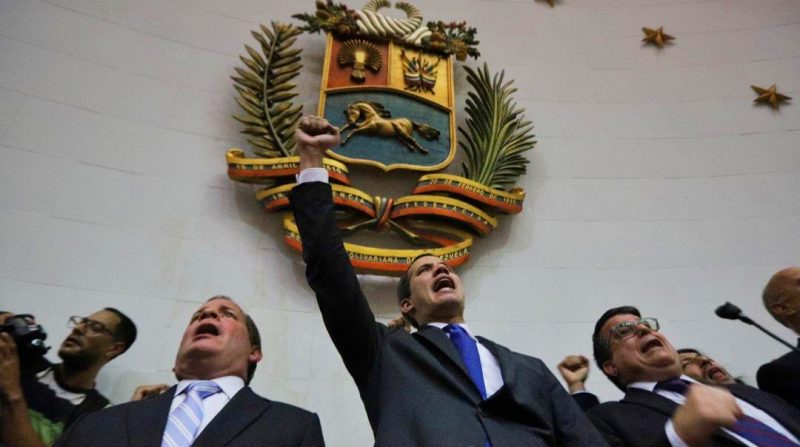 Juan Guaidó adentrou as instalações do Congresso mesmo após tumulto – Foto: Reprodução/Twitter