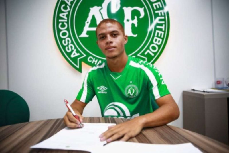 Foguinho renovou o seu v&iacute;nculo que acabaria no meio deste ano – Foto: Divulga&ccedil;&atilde;o/Chapecoense/ND