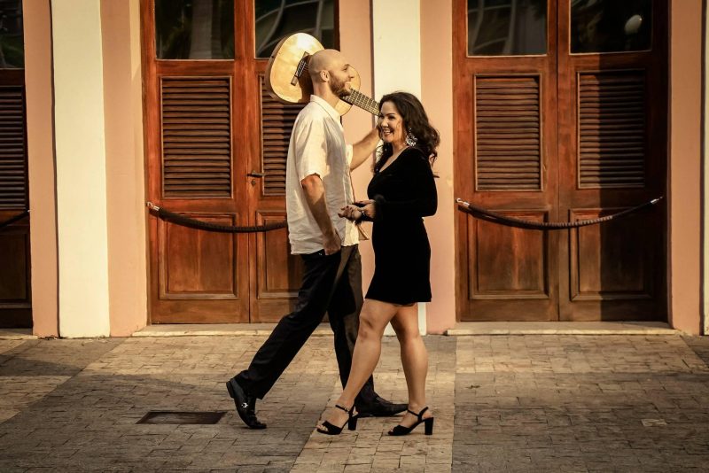 Duo Felipe &amp; Marina, projeto do violonista Felipe Coelho e da cantora Marina Saito traz o melhor do jazz tradicional e da bossa nova – Foto: Divulga&ccedil;&atilde;o/ND